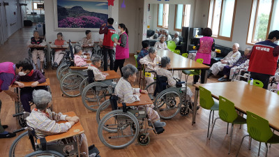 면연력을 키우기위해 매일 신체활동을 하십니다