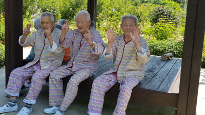 비타민D 충전하시는 중^^