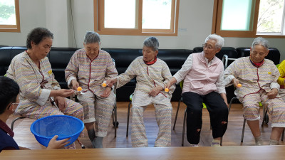 숟가락으로 탁구공 옮기기