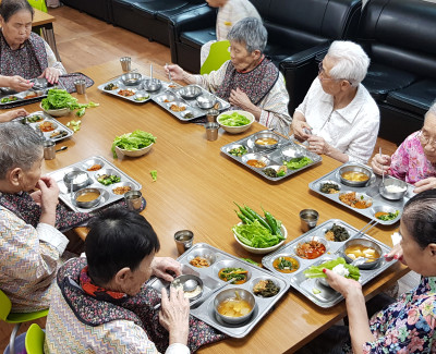 제육볶음,상추쌈
