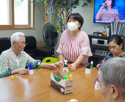 종이컵으로 얼굴 만들기