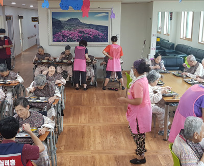 영양듬뿍^^묵은지 돼지등뼈 감자탕