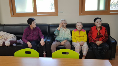 가을맞이 피부관리마스크팩 붙이기