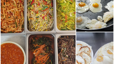 여러가지 나물에 볶은 고추장, 달걀후라이까지비빔밥