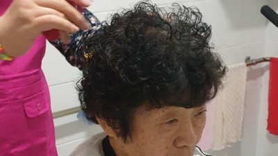 우리어르신들 머리단장 하셨어요~~