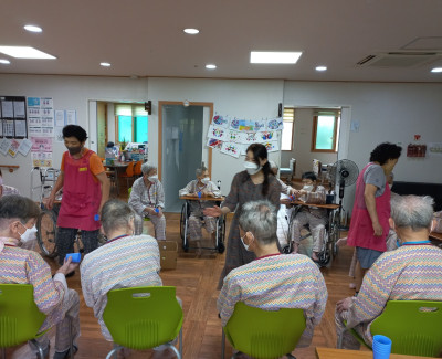 즐거운 '공 전달하기' 활동